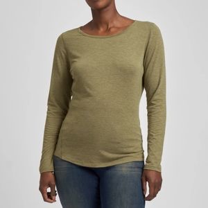 Universal Standard MIA long sleeve active tee